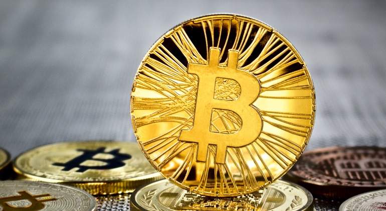 bitcoin-dorada-oro.jpg