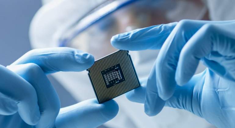 770-420-asml-microchips.jpg