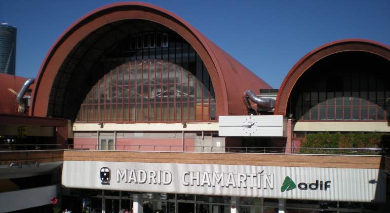 chamartin-fachada-estacion-wikipedia.jpg