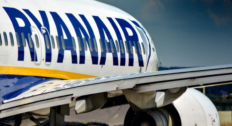 ryanair-logo-avion-despegue-recurso-dreamstime.jpg