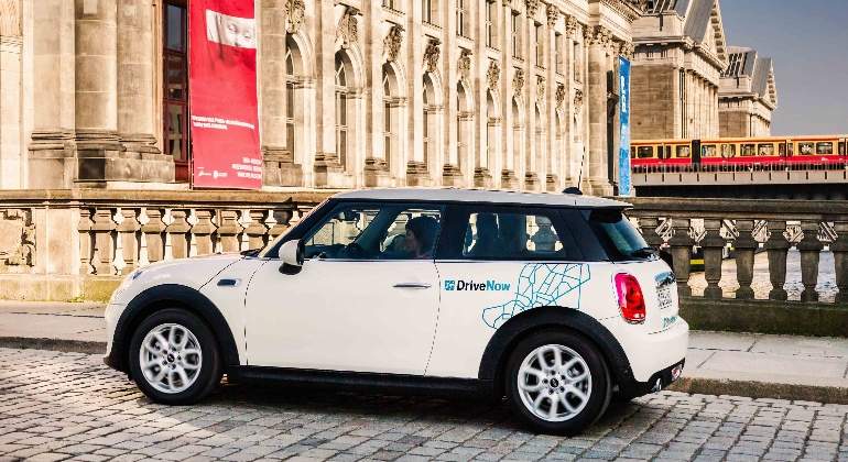 driveNow-bmw.jpg