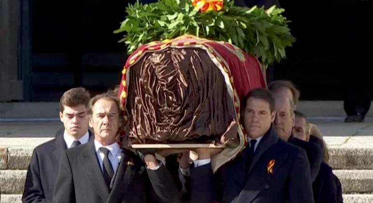 franco-familia-sale-reuters.jpg