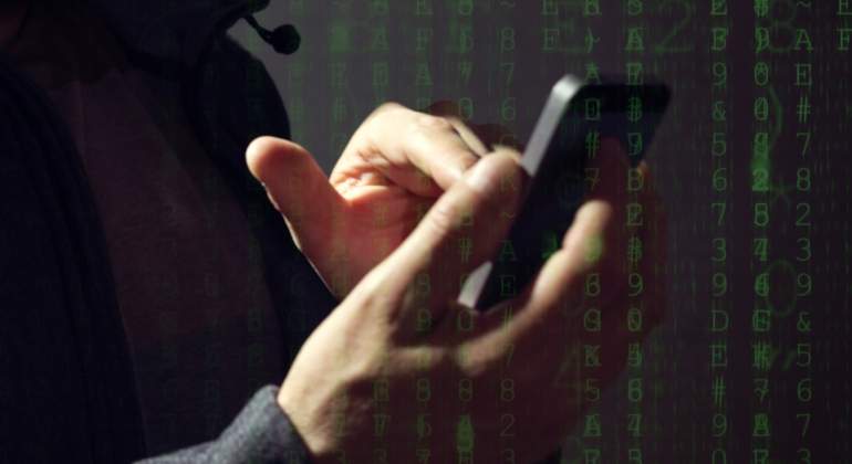 hacker-iphone.jpg