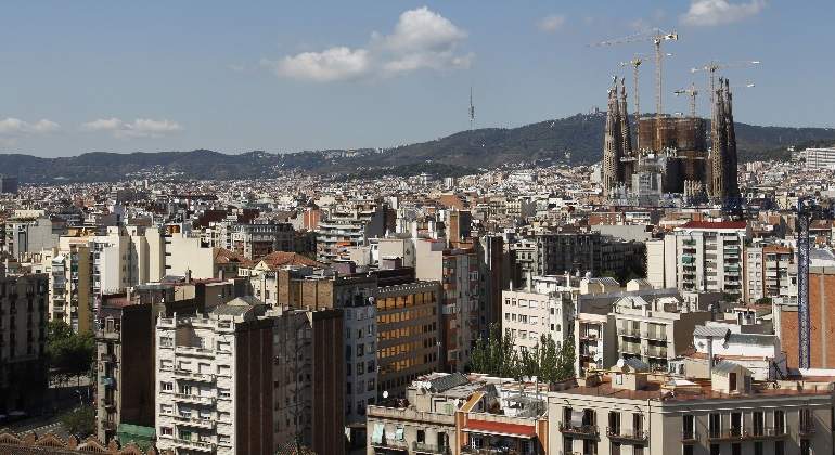 vista-de-barcelona-sagrada-familia-reuters-770x420.jpg
