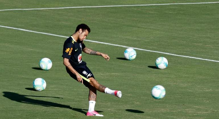 BRASILNEYMAR-ENTRENA-EFE.jpg