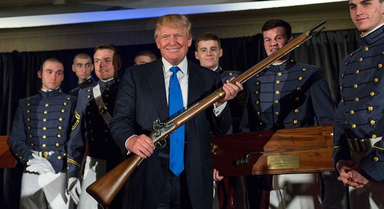 Trump-rifle-getty.jpg