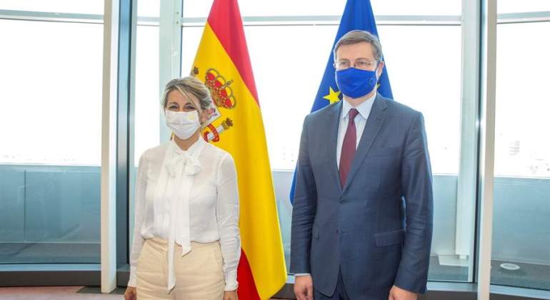 Diaz-Dombrovskis-22ABR21-efe.jpg