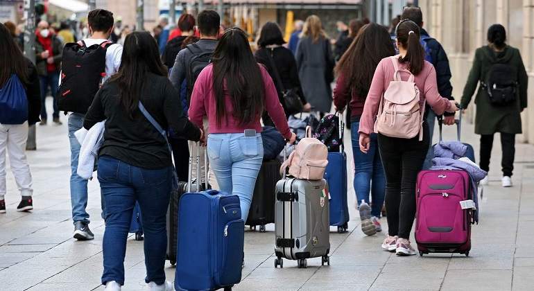 TuristasMaletasWebLM.jpg