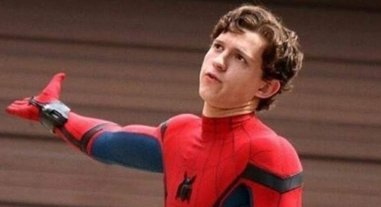 tom-holland-spider-man-avengers.jpg