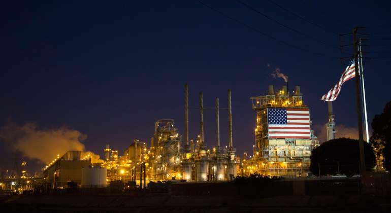refineria-eeuu-noche.jpg