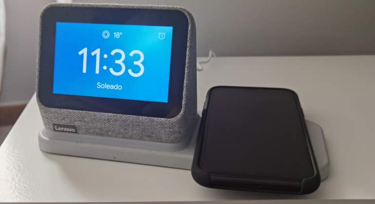 Lenovo-Smart-Clock-2-1.jpg