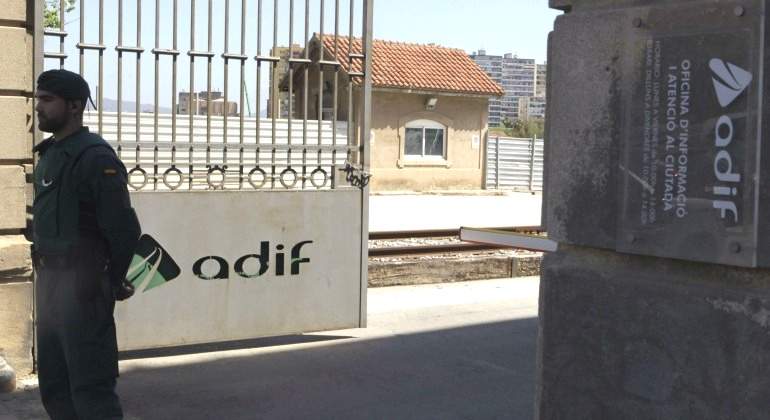 adif-puerta.jpg