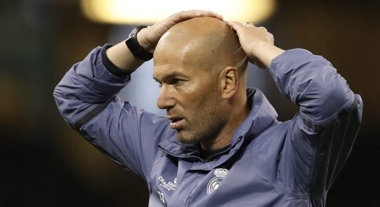 zidane-manos-cabeza-entrenamiento-final-champions-reuters.jpg