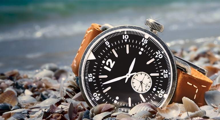 reloj-playa-dreamstime.jpg