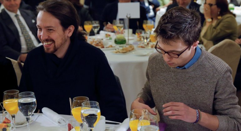 iglesias-errejonmiraabajo-efe.jpg