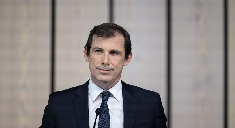 Miguel-Stilwell-durante-la-presentacion-de-resultados-2021.jpg
