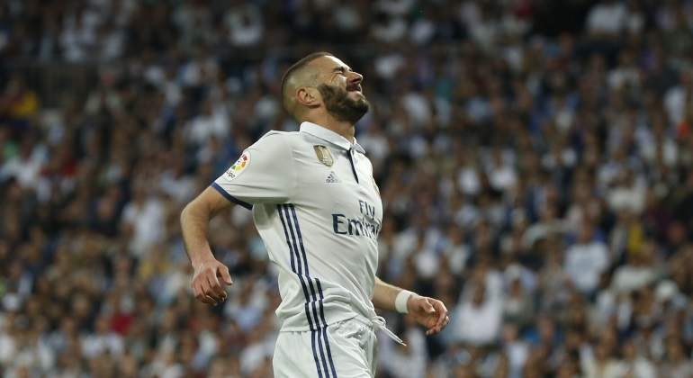 benzema-gesto-clasico-2017-reuters.jpg
