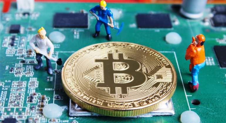 bitcoin-minar-mineros-dreamstime.jpg