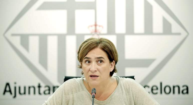 colau770.jpg