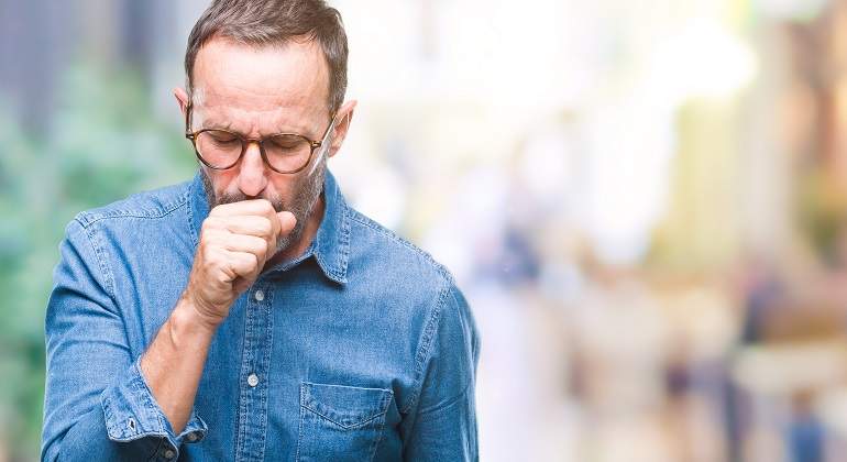 Hombre-tosiendo-iStock.jpg
