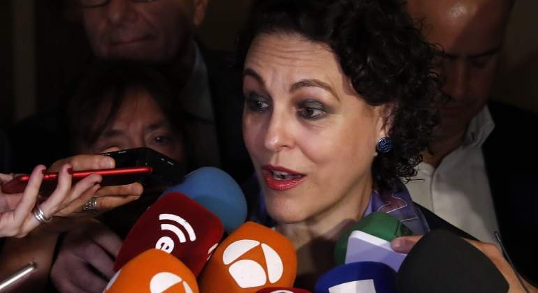 valerio-magdalena-microfonos-medios-efe.jpg