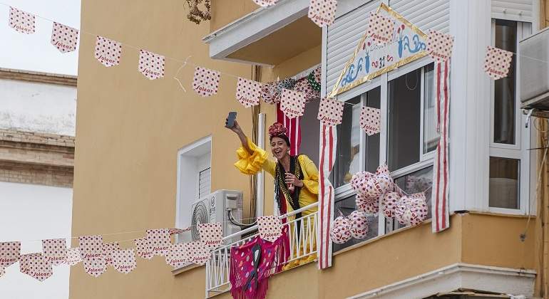andalucia-feria-abril-balcon-2020-getty.jpg