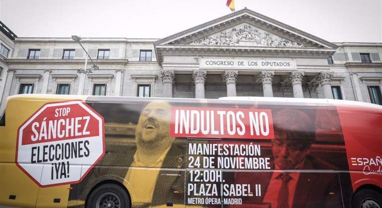 autobus-indultos-no-espana-ciudadana.jpg