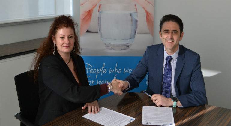 Firma_acuerdo_Aqualia_COGITI_211111.jpg