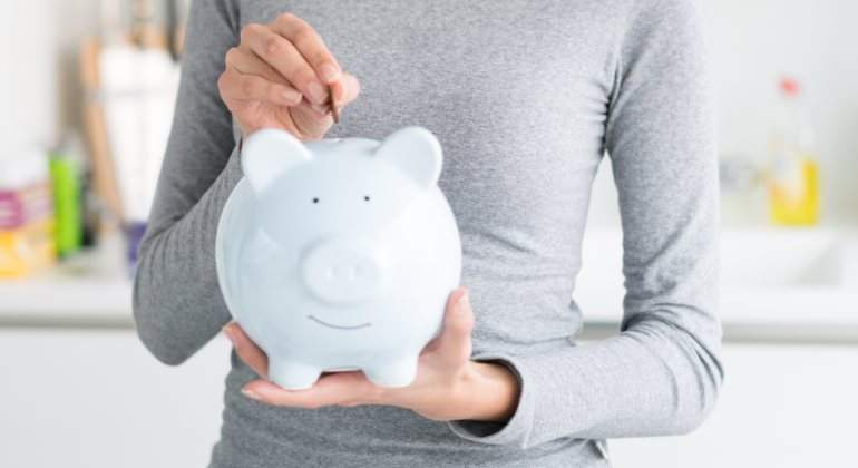 ahorro-cerdito-hucha-santander.jpg