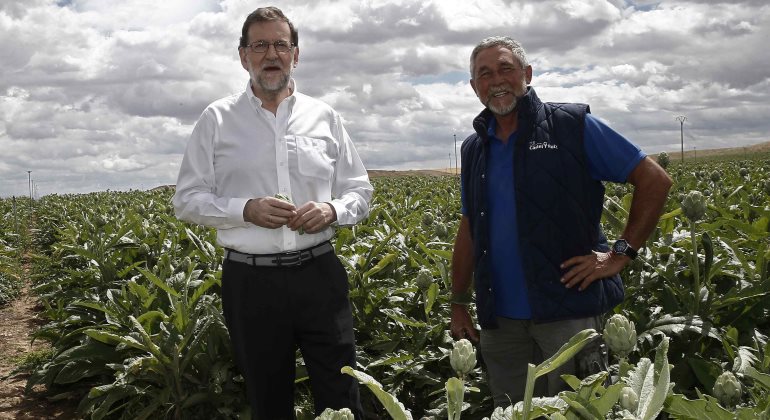 rajoy-alcachofas-tudela-efe.jpg
