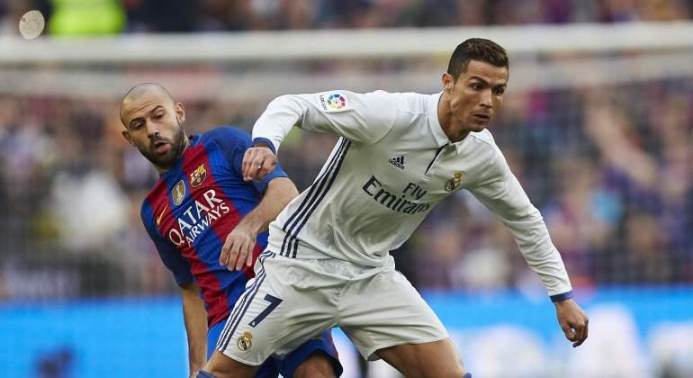 Mascherano-CR7-Clasico-2017-efe.jpg