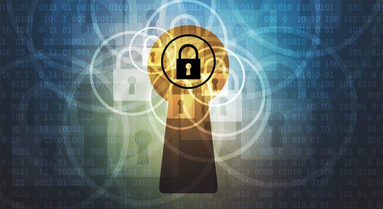 ciberseguridad-cerradura-candados-770-dreamstime.jpg