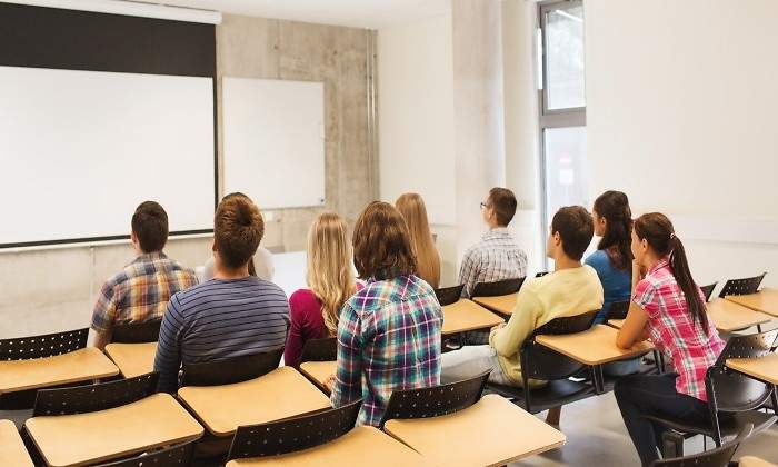 estudiantes-en-una-clase.jpg