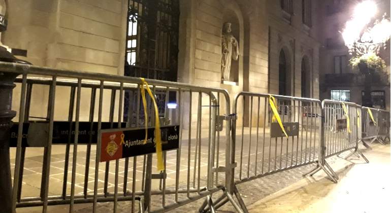 lazos-amarillos-ayto-bcn-ep.jpg