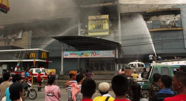 filipinas-incendio-centro-comercial.jpg