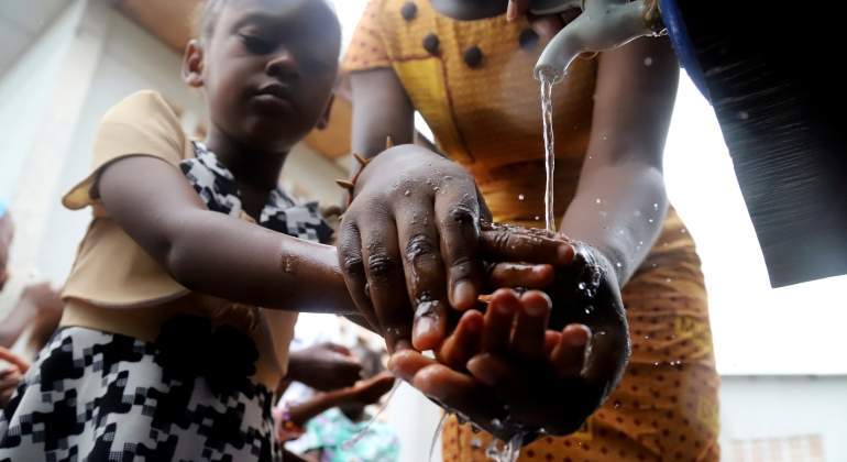 ebola-manos-reuters.jpg