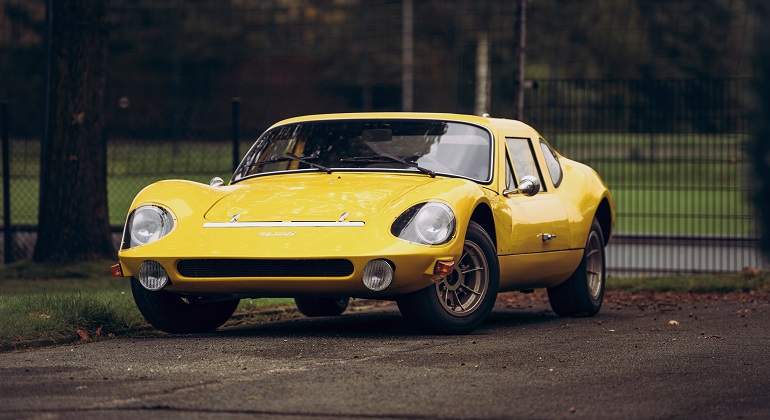 Un-vehiculo-modelo-Melkus-RS-1000-en-amarillo-iStock.jpg