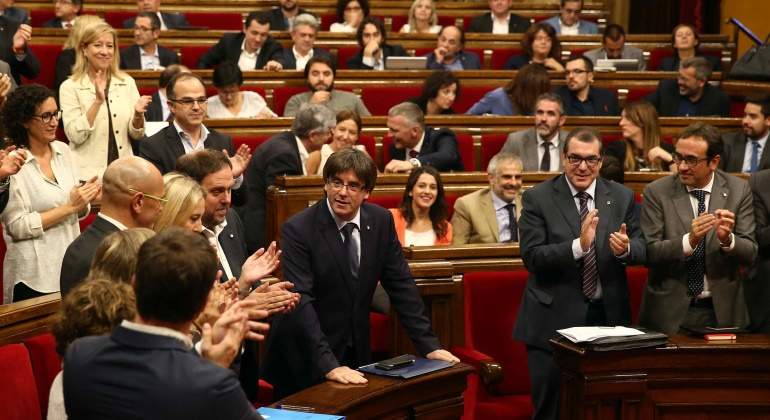 puigdemont-parlament-confianza-efe.jpg