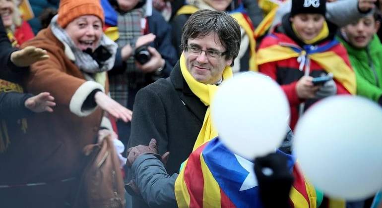 puigdemont-bufanda-amarilla-7d-bruselas-efe.jpg