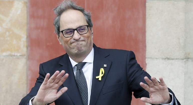torra-investido-puertas-parlament-efe.jpg
