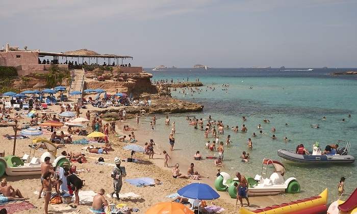 turismo-ibiza-playa.jpg