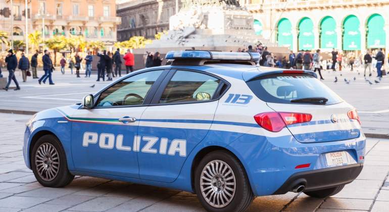 policia-milan-lobo-solitario-ei-dreamstime.jpg