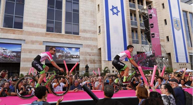 Giro-Banderas-Israel-2018-EFE.jpg