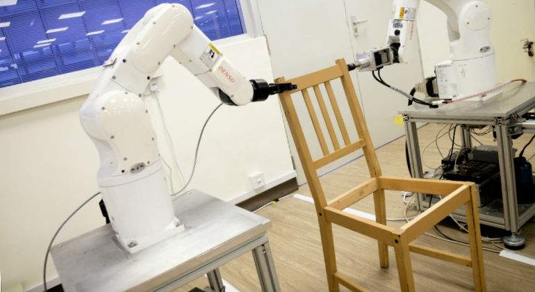 robot-ikea.jpg