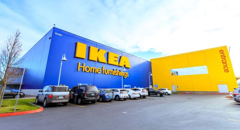 ikea-coches-aparcados.jpg