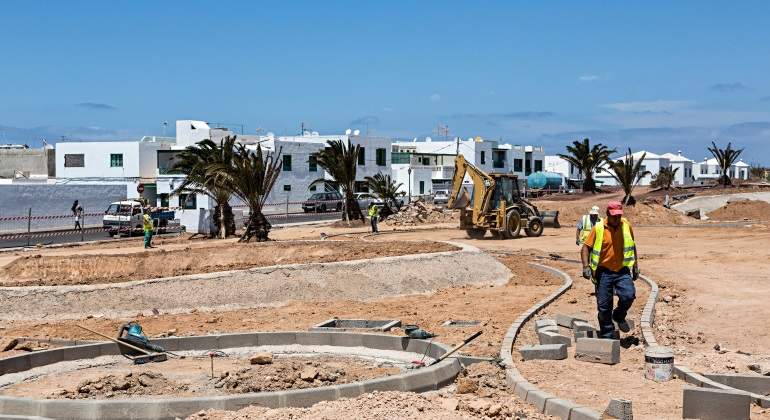 trabajadores-espana-construccion.jpg