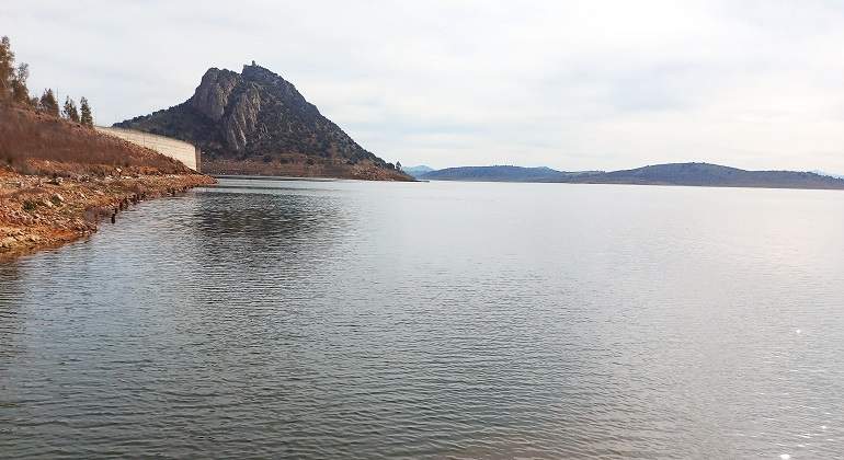 EMBALSE-ALANGE.jpg