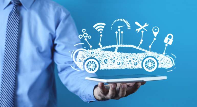 coche-inteligente-aplicaciones-2022-dgt-dreamstime.jpg