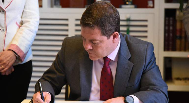 page-firma