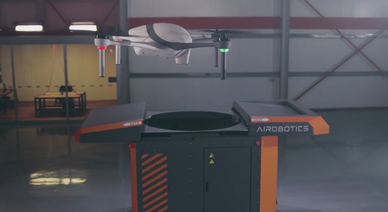 robot-airobotics-770420.jpg